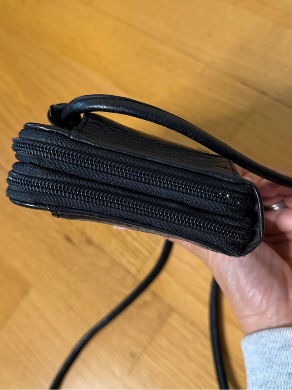 Fossil Black Leather Crossbody Bag Wallet Organizer Purse EUC Zip Solid Black - Picture 15 of 16